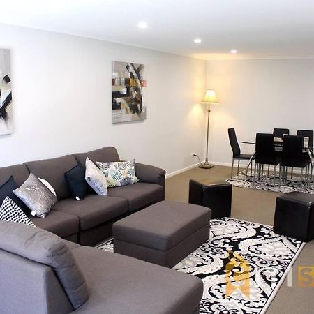 Comfortable & Spacious -2Bd 2Bth - Braddon Apartman Canberra Kültér fotó