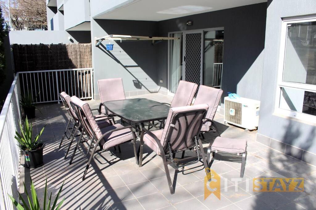 Comfortable & Spacious -2Bd 2Bth - Braddon Apartman Canberra Kültér fotó