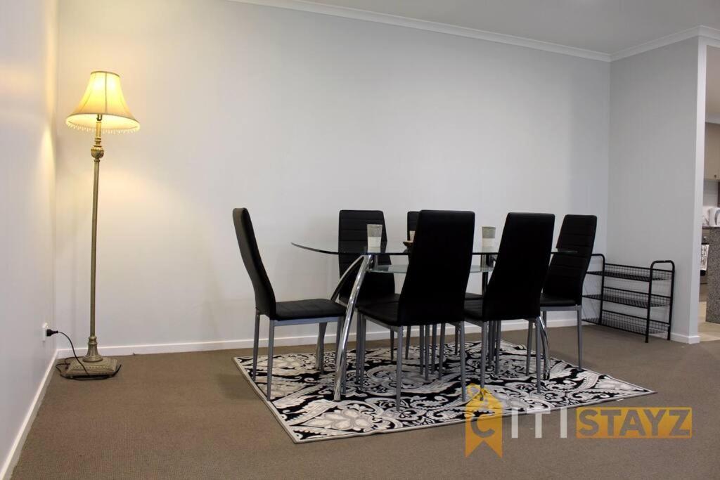 Comfortable & Spacious -2Bd 2Bth - Braddon Apartman Canberra Kültér fotó