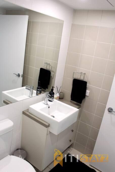 Comfortable & Spacious -2Bd 2Bth - Braddon Apartman Canberra Kültér fotó