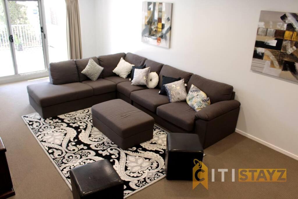 Comfortable & Spacious -2Bd 2Bth - Braddon Apartman Canberra Kültér fotó