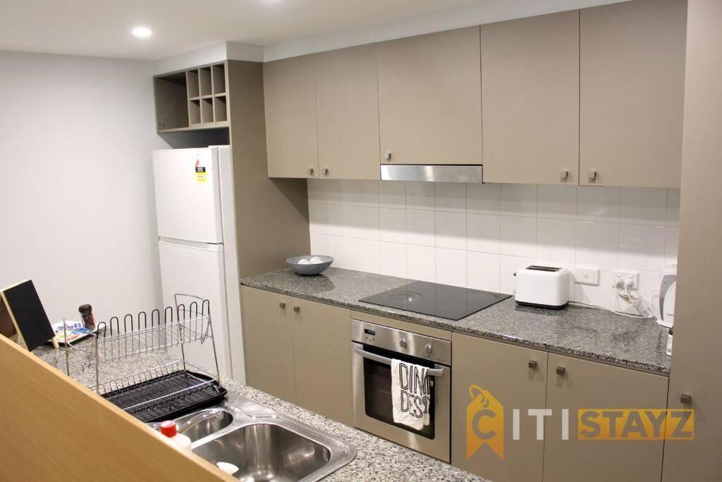 Comfortable & Spacious -2Bd 2Bth - Braddon Apartman Canberra Kültér fotó